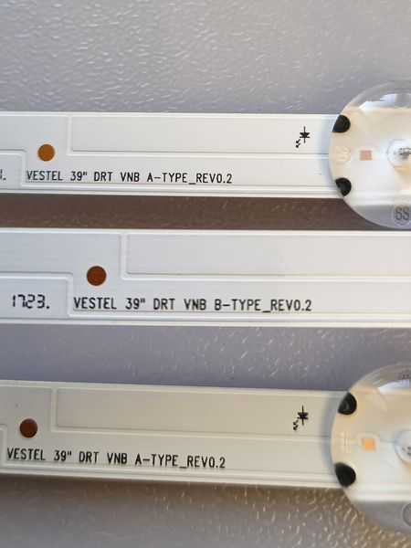 Комплект LED підсвітки 39" DRT VNB B-TYPE_REV0.2 / 39" DRT VNB A-TYPE_REV0.2 до телевізора Luxor LUX0139002, Б/в Оригінал BL1/57 фото